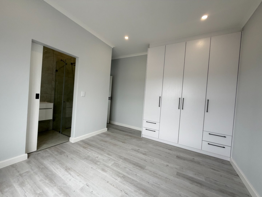 5 Bedroom Property for Sale in Sandown Western Cape